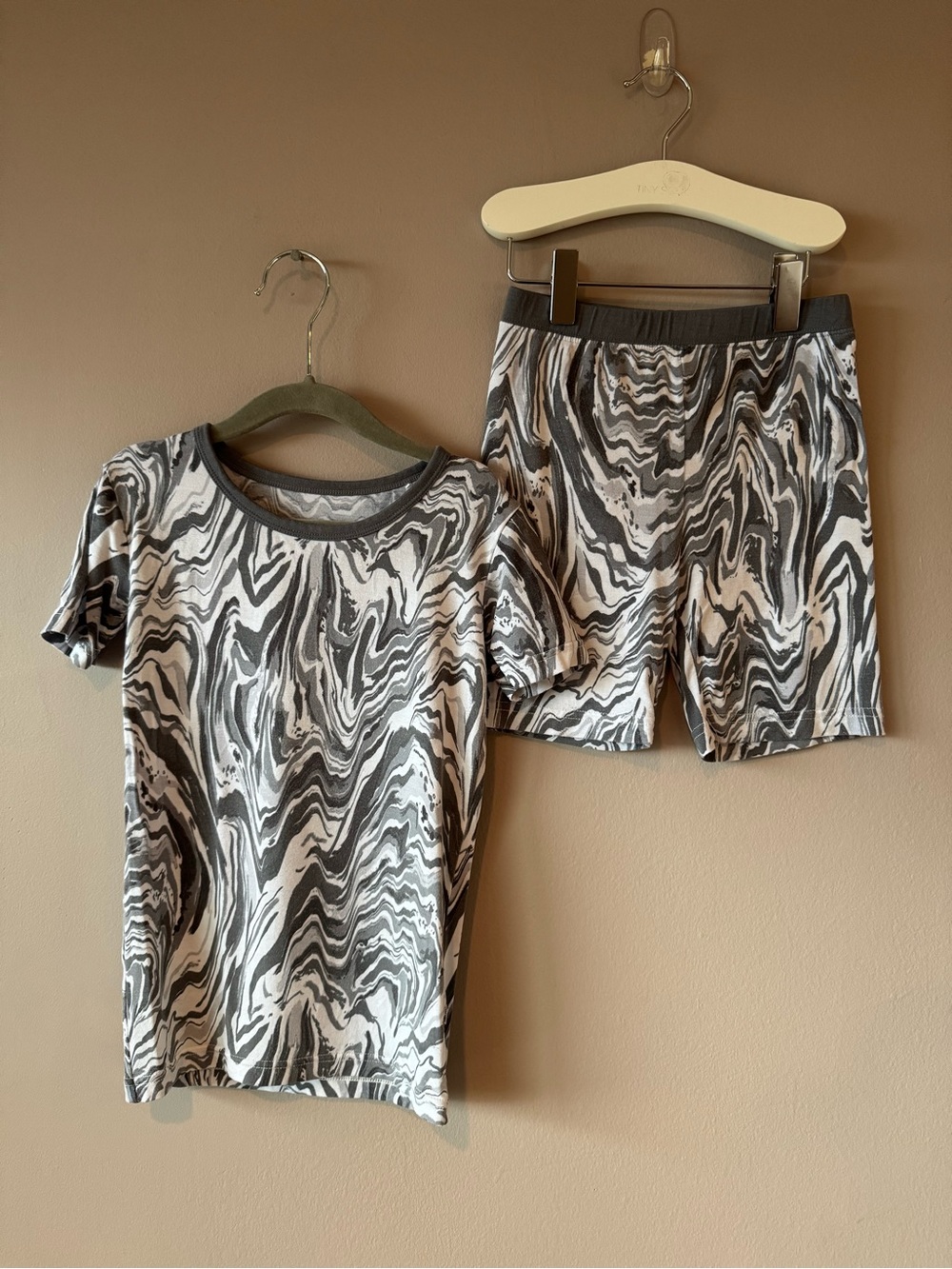 Little Sleepies Gray Marble Swirl Short Sleeve & Shorts Pajama Set Size 5/6